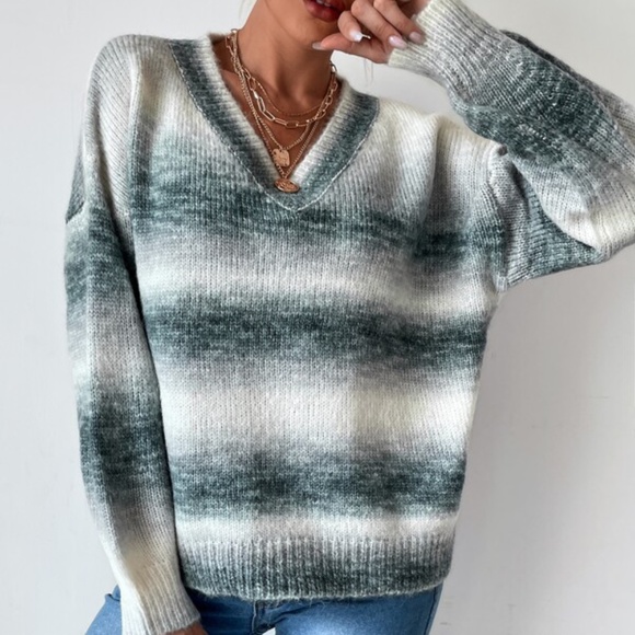Cozy Color Block Oversized V neck Knit Sweater - Picture 11 of 14